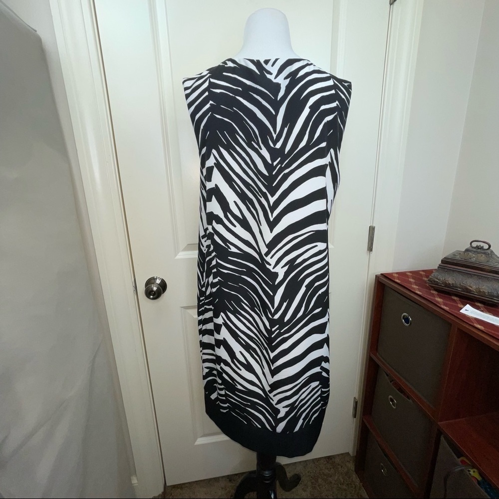 Neiman Marcus Dress Zebra Sleeveless Shift Dress Black White 12 — image 8 of 8